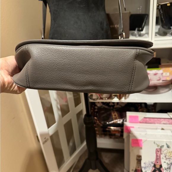 MARC JACOBS LEATHER CROSSBODY FOLD OVER FLAP BAG - Picture 3 of 10